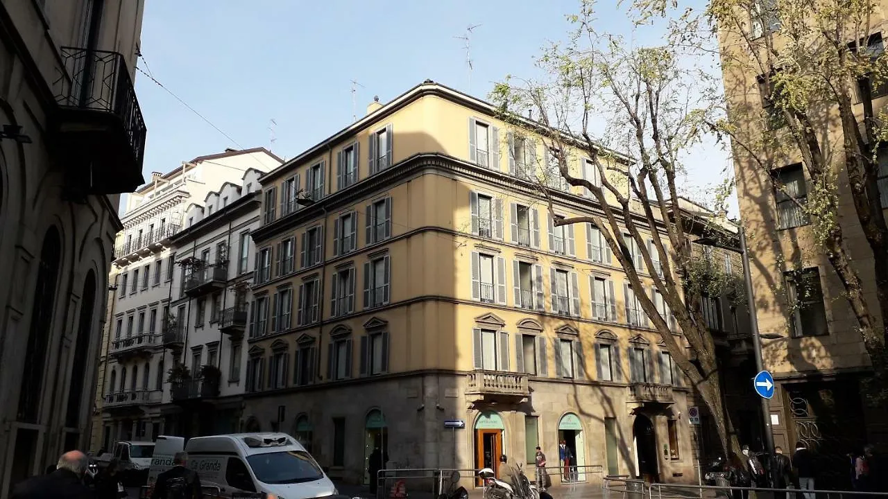 Residence Borgonuovo Uno Apartments Milan 0*,  Italy