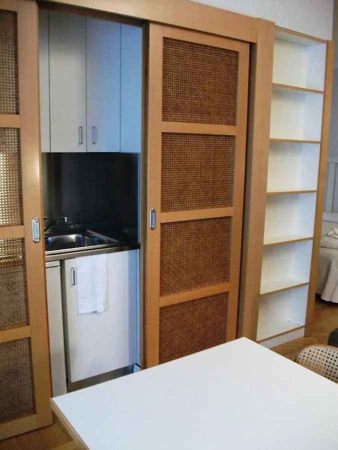 Residence Borgonuovo Uno Apartments Milan